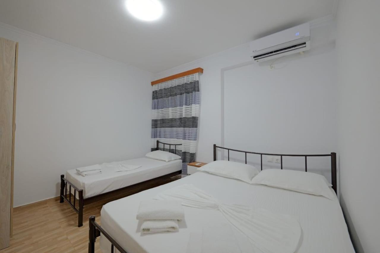 Eduard Lagji Apartament Lukovë 객실 사진