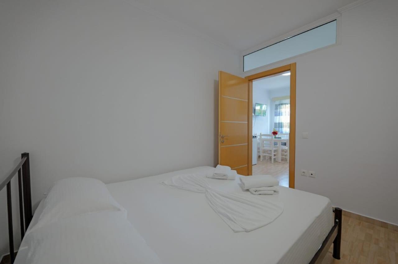 Eduard Lagji Apartament Lukovë 객실 사진
