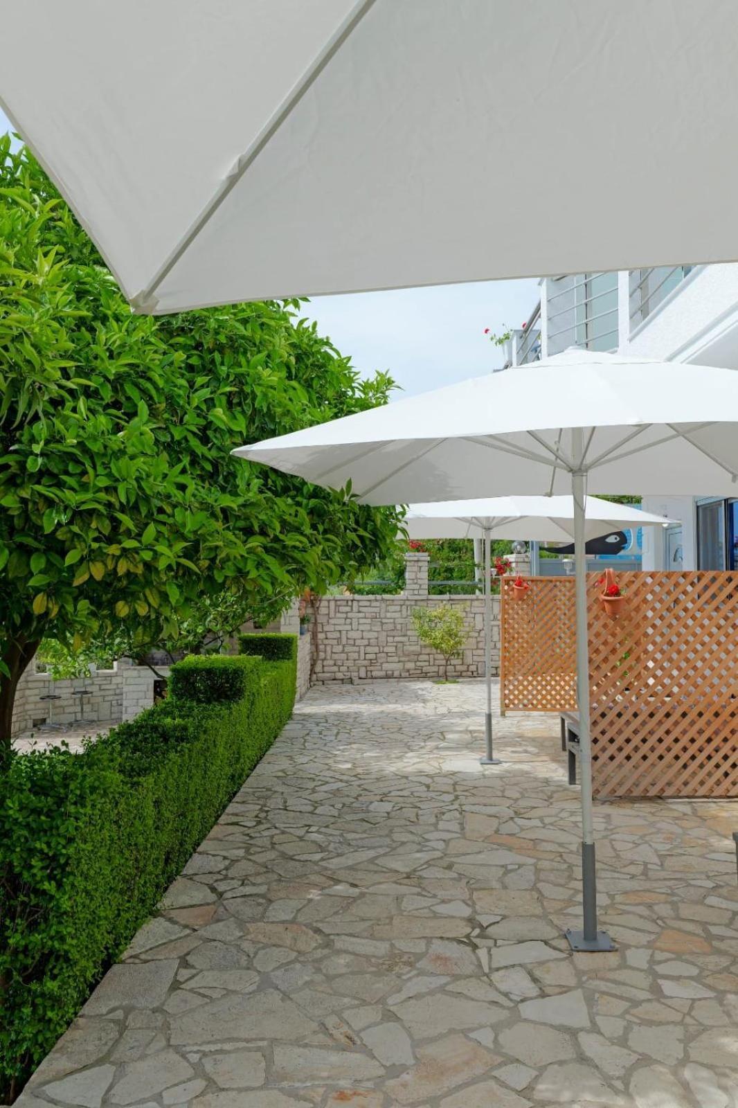 Eduard Lagji Apartament Lukovë 객실 사진